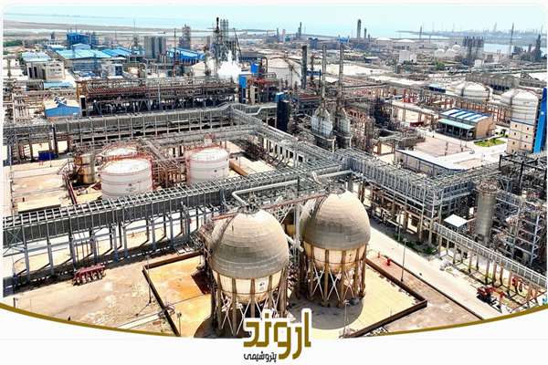 تعمیرات فرصتی بدون توقف تولید پتروشیمی اروند به همت کارکنان جهادگر انجام شد