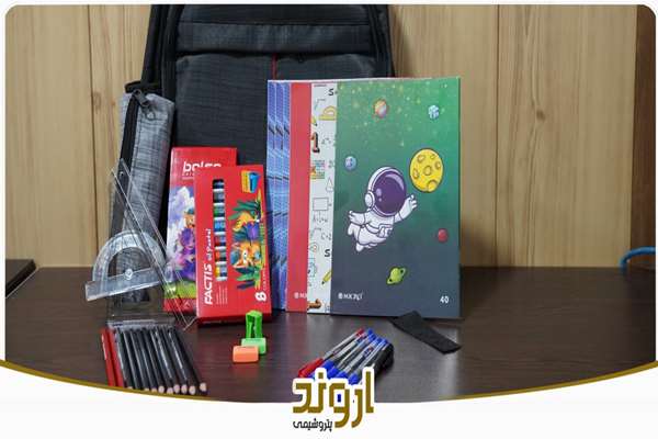 توزیع ۴ هزار بسته لوازم‌التحریر میان دانش‌آموزان کم‌برخوردار توسط پتروشیمی اروند