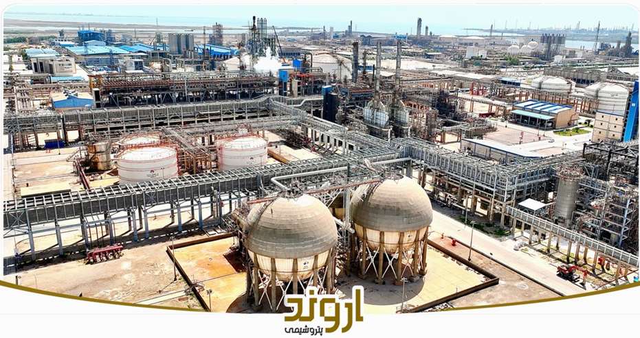 تعمیرات فرصتی بدون توقف تولید پتروشیمی اروند به همت کارکنان جهادگر انجام شد
